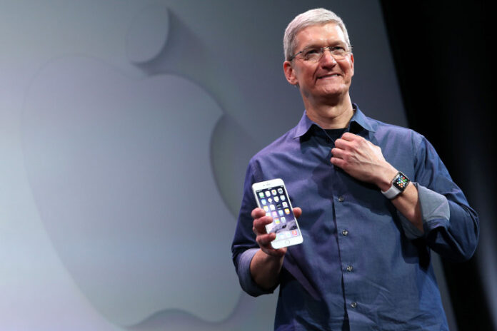 tim cook che parla del futuro di Apple